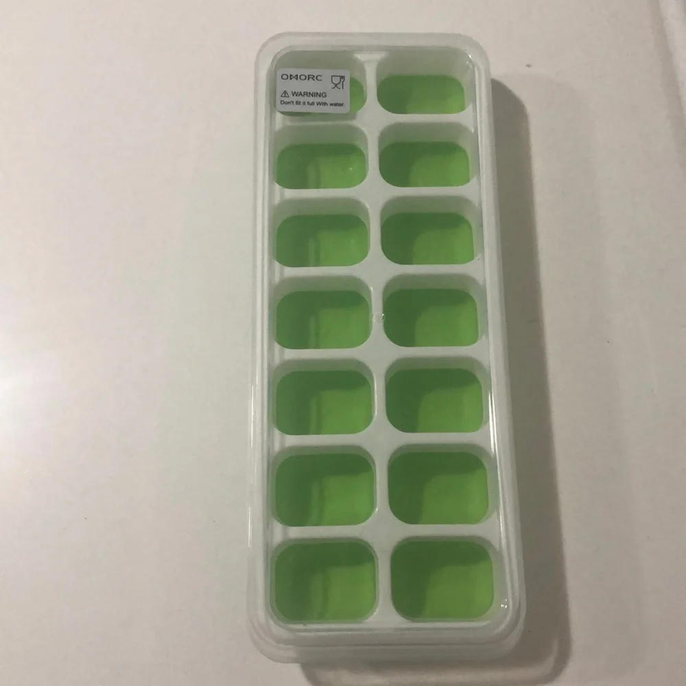 SILICONE ICE TRAY FOR EASY USE - Multiple Ice Cubes